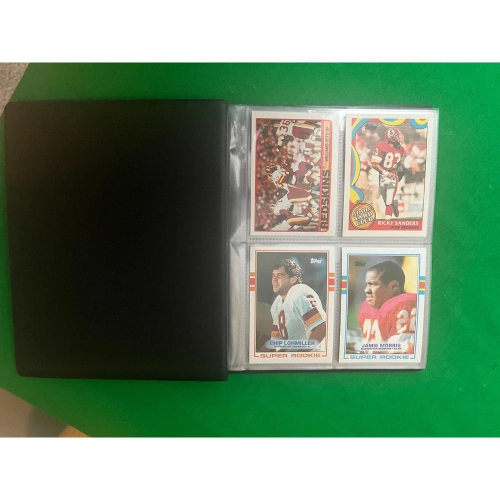 Washington Redskins 1989 Topps complete Team Set with 40 card collector‎ album.